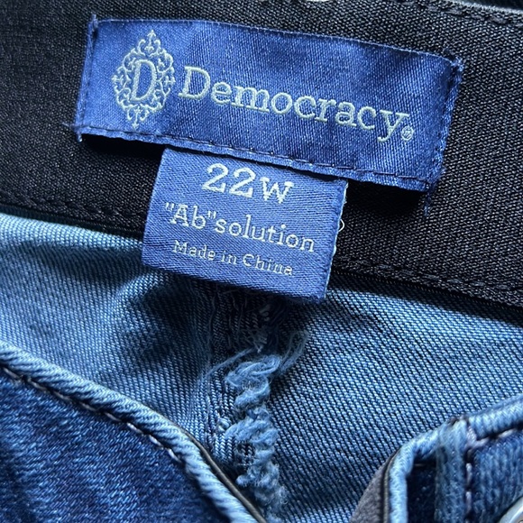 Democracy Women's Ab Solution Shorts. - Picture 11 of 13